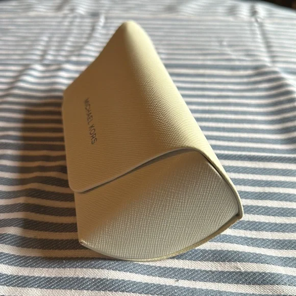 Michael Kors Sunglasses Case NWOT - Picture 4 of 7